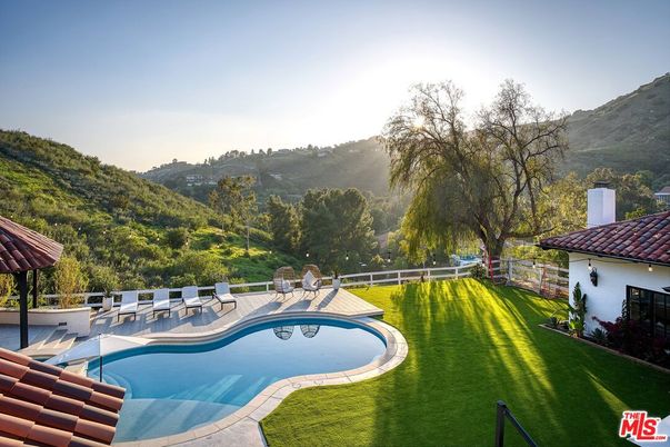Backyard, Exterior, Pool