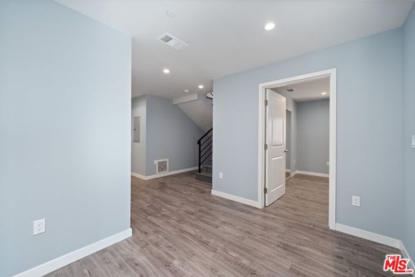 Empty room, Interior, Recessed Lighting, Wood Texture Flooring