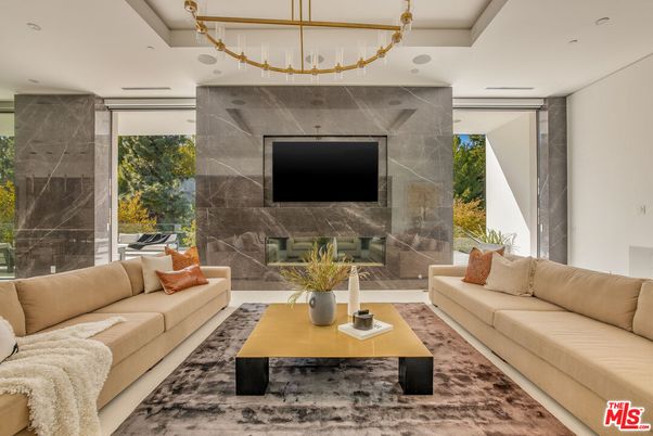 Fireplace, Interior, Living room, Recessed Lighting