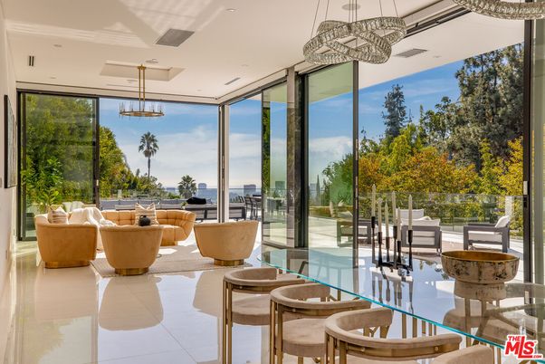 Dining room, Interior, Living room, Pendant Lights, Recessed Lighting, Water