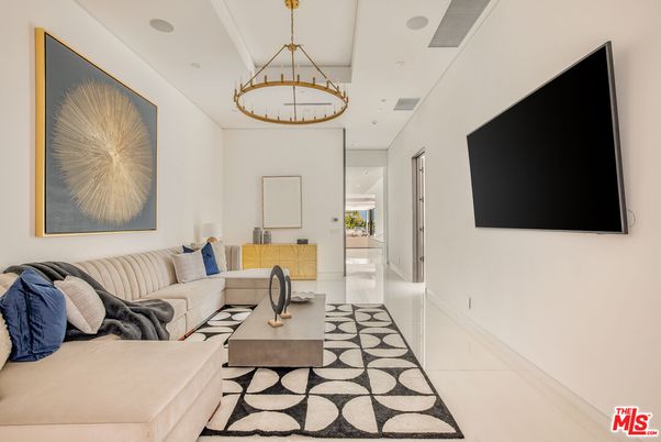 Interior, Living room, Pendant Lights, Recessed Lighting