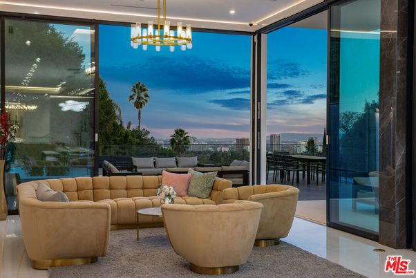 Interior, Living room, Pendant Lights, Recessed Lighting