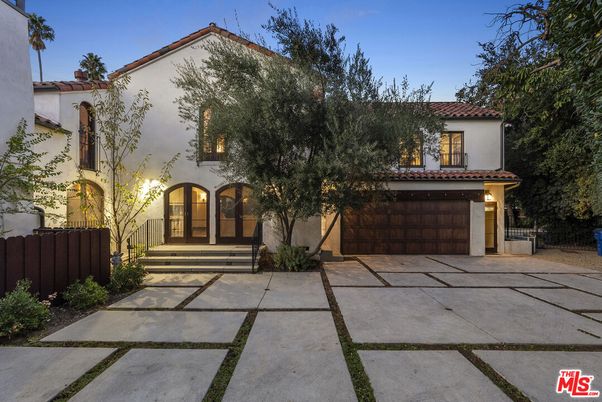 Attached, Exterior, Facade, Spanish Mediterranean