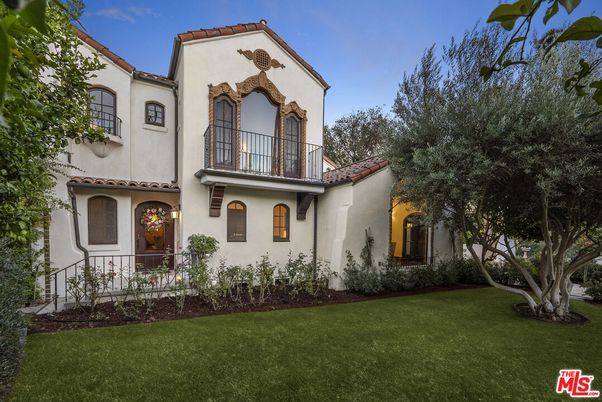 Backyard, Exterior, Facade, Spanish Mediterranean
