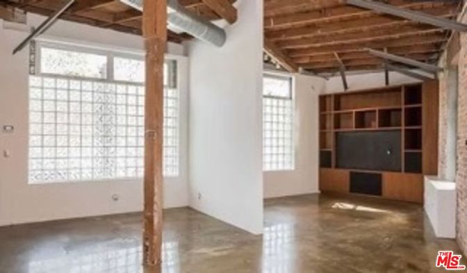Empty room, Interior, Wooden Beams, Wooden Ceilings