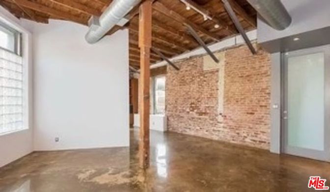 Empty room, Interior, Stone Walls, Wooden Beams, Wooden Ceilings