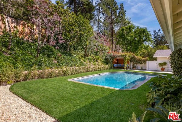 Backyard, Exterior, Pool