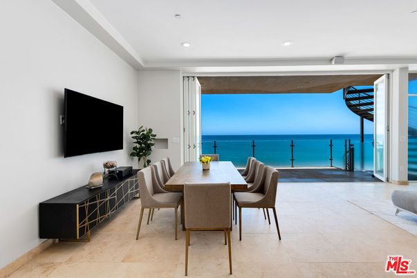 Dining room, Interior, Recessed Lighting, Water