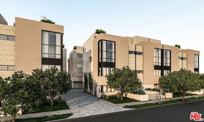 Exterior, Facade, Modern