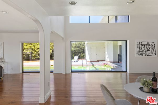 Interior, Recessed Lighting, Wood Texture Flooring