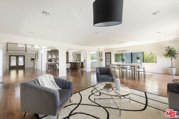 Dining room, Interior, Kitchen, Living room, Pendant Lights, Recessed Lighting, Wood Texture Flooring