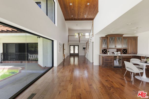 Chandelier, Dining room, Interior, Pendant Lights, Recessed Lighting, Wooden Ceilings, Wood Texture Flooring