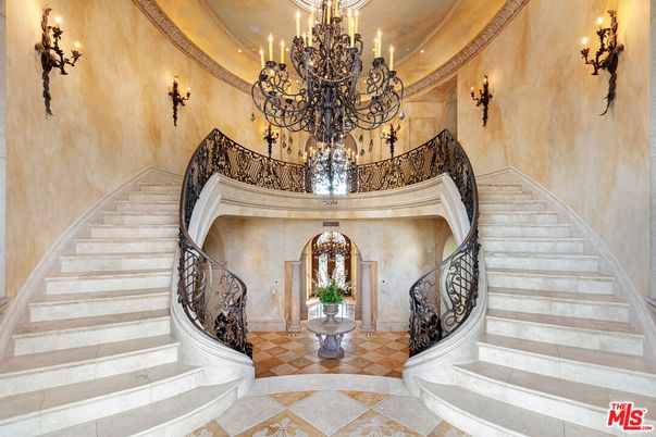 Chandelier, Interior