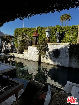 Exterior, Lake