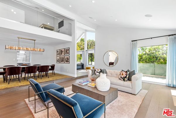 Dining room, Interior, Living room, Pendant Lights, Recessed Lighting, Wood Texture Flooring
