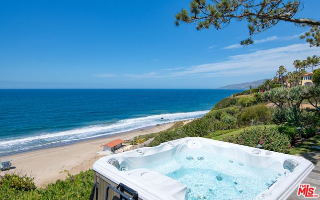 Exterior, Hot Tub, Lake