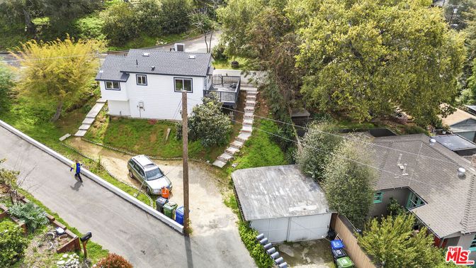 Exterior, Drone