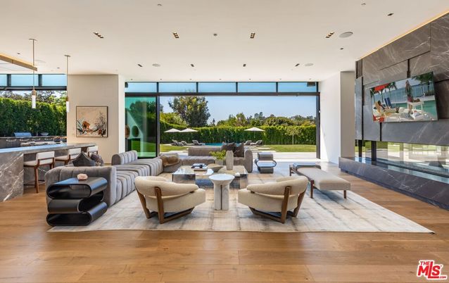Dining room, Interior, Living room, Pendant Lights, Recessed Lighting, Wood Texture Flooring