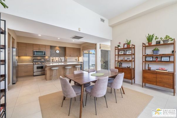 Dining room, Interior, Kitchen, Recessed Lighting, Stainless Steel Appliances