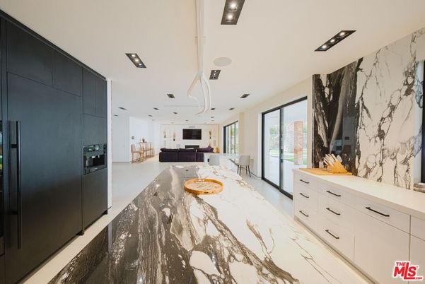 Dining room, Interior, Kitchen, Marble Walls, Recessed Lighting