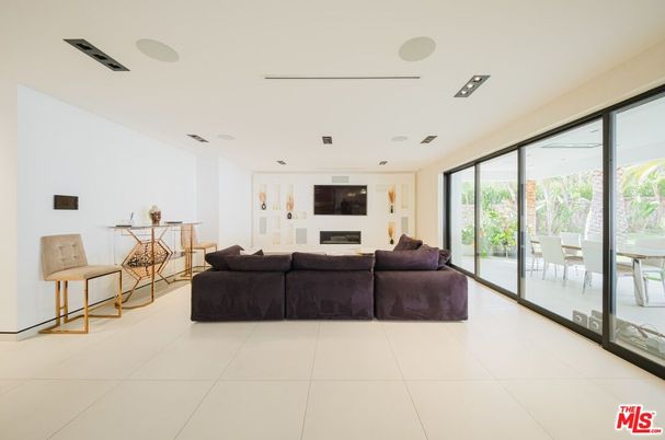 Fireplace, Interior, Living room, Recessed Lighting