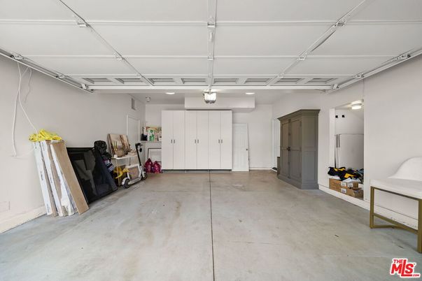 Garage, Interior