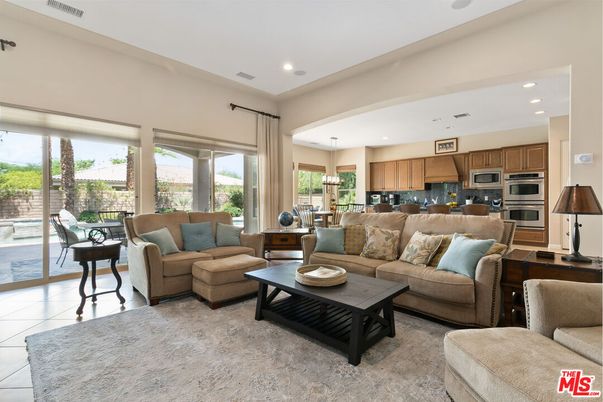 Interior, Kitchen, Living room, Pendant Lights, Recessed Lighting, Stainless Steel Appliances