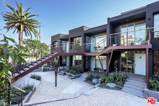 Backyard, Exterior, Facade, Modern