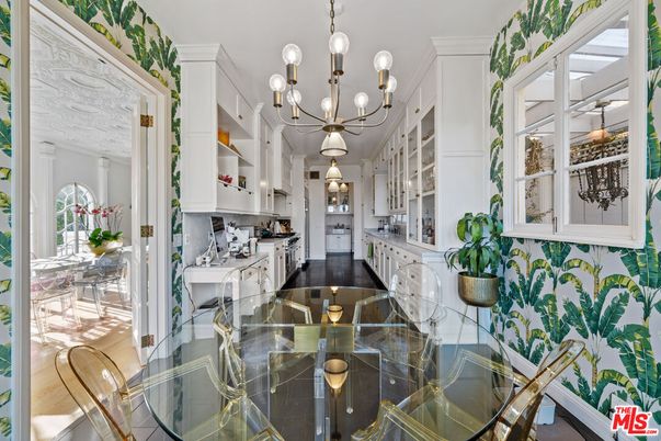 Chandelier, Dining room, Interior, Kitchen, Pendant Lights
