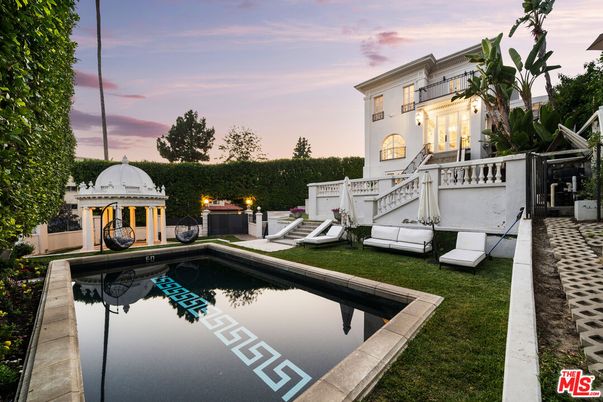 Exterior, Pool