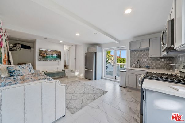 Interior, Kitchen, Living room, Marble, Recessed Lighting, Stainless Steel Appliances