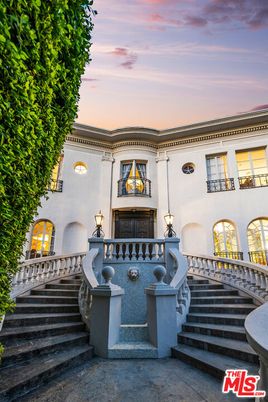 Exterior, Facade, Mediterranean