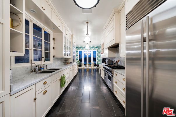 Interior, Kitchen, Pendant Lights, Stainless Steel Appliances