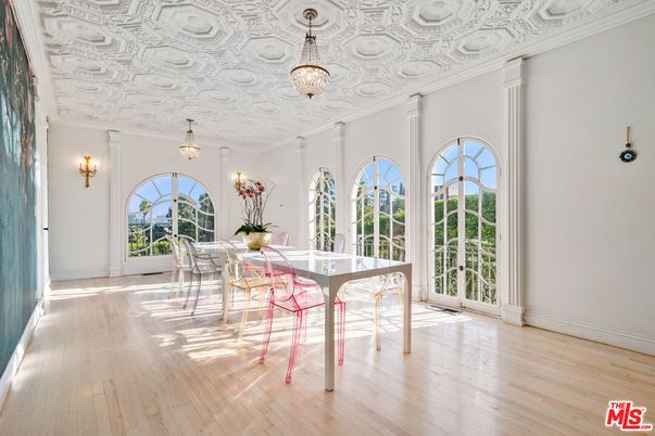 Chandelier, Dining room, Interior, Pendant Lights, Wood Texture Flooring