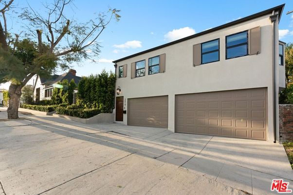 Attached, Exterior, Facade, Modern