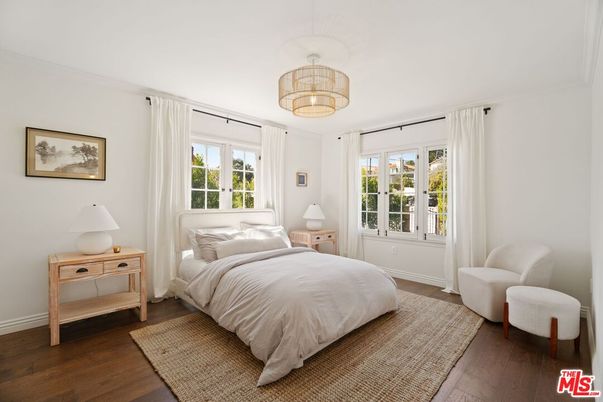 Bedroom, Chandelier, Interior, Pendant Lights, Wood Texture Flooring