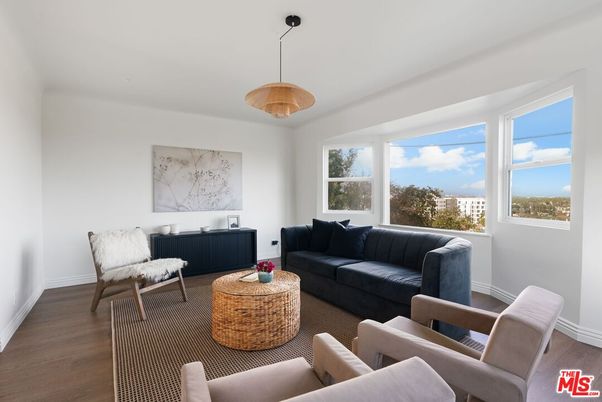 Interior, Living room, Pendant Lights, Wood Texture Flooring