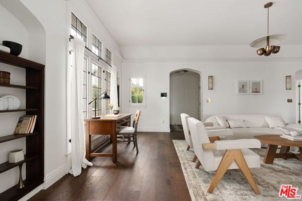 Home Office, Interior, Living room, Pendant Lights, Wood Texture Flooring