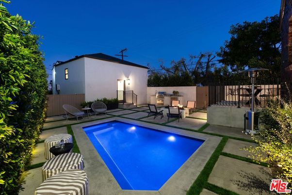 Exterior, Pool