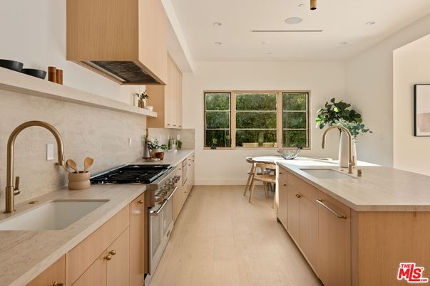 Dining room, Interior, Kitchen, Recessed Lighting, Stainless Steel Appliances, Wood Texture Flooring