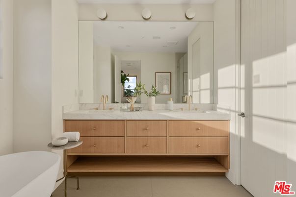 Bathroom, Dual Sink Vanities, Free Standing Baths, Interior