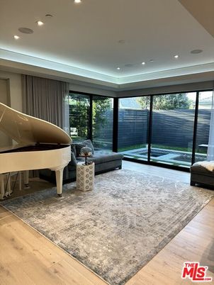 Interior, Piano, Recessed Lighting, Wood Texture Flooring