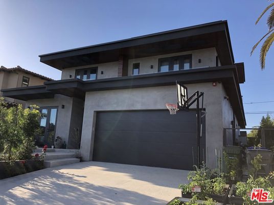 Attached, Exterior, Facade, Modern