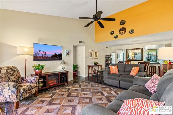Dining room, Interior, Living room, Pendant Lights