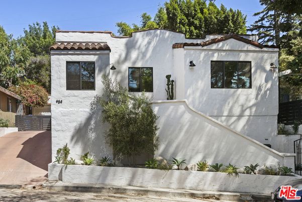 Exterior, Facade, Spanish Mediterranean
