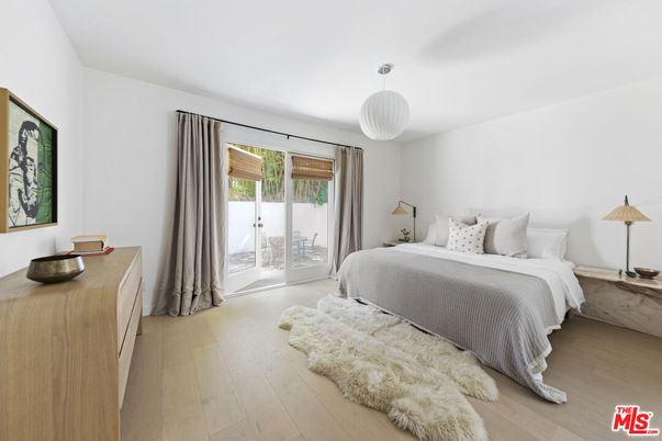 Bedroom, Interior, Pendant Lights, Wood Texture Flooring