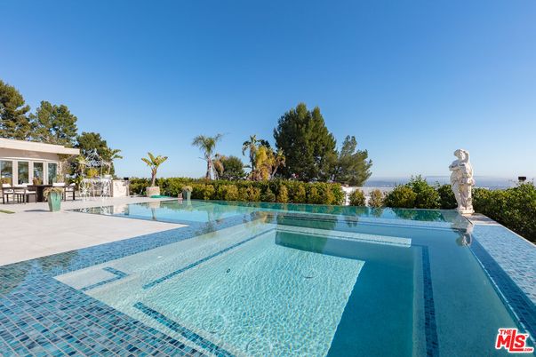 Exterior, Lake, Pool