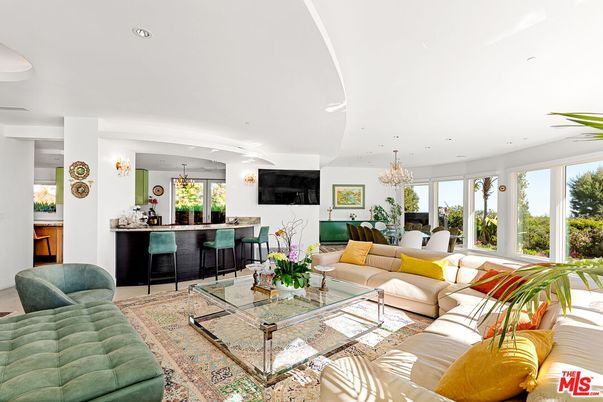 Chandelier, Dining room, Interior, Living room, Recessed Lighting