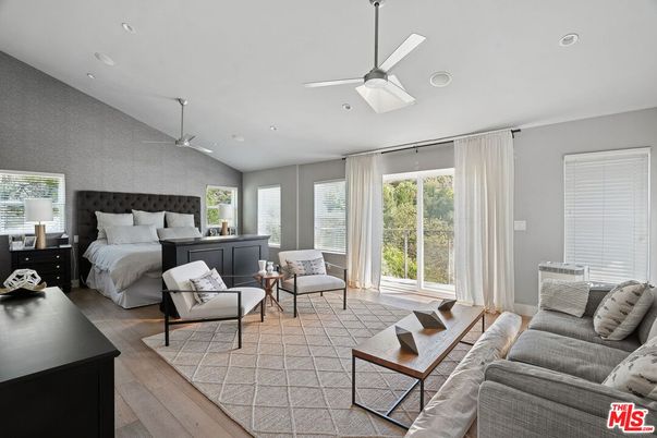 Bedroom, Interior, Living room, Recessed Lighting, Wood Texture Flooring