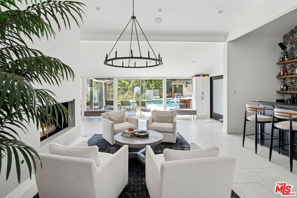 Fireplace, Interior, Living room, Pendant Lights, Recessed Lighting